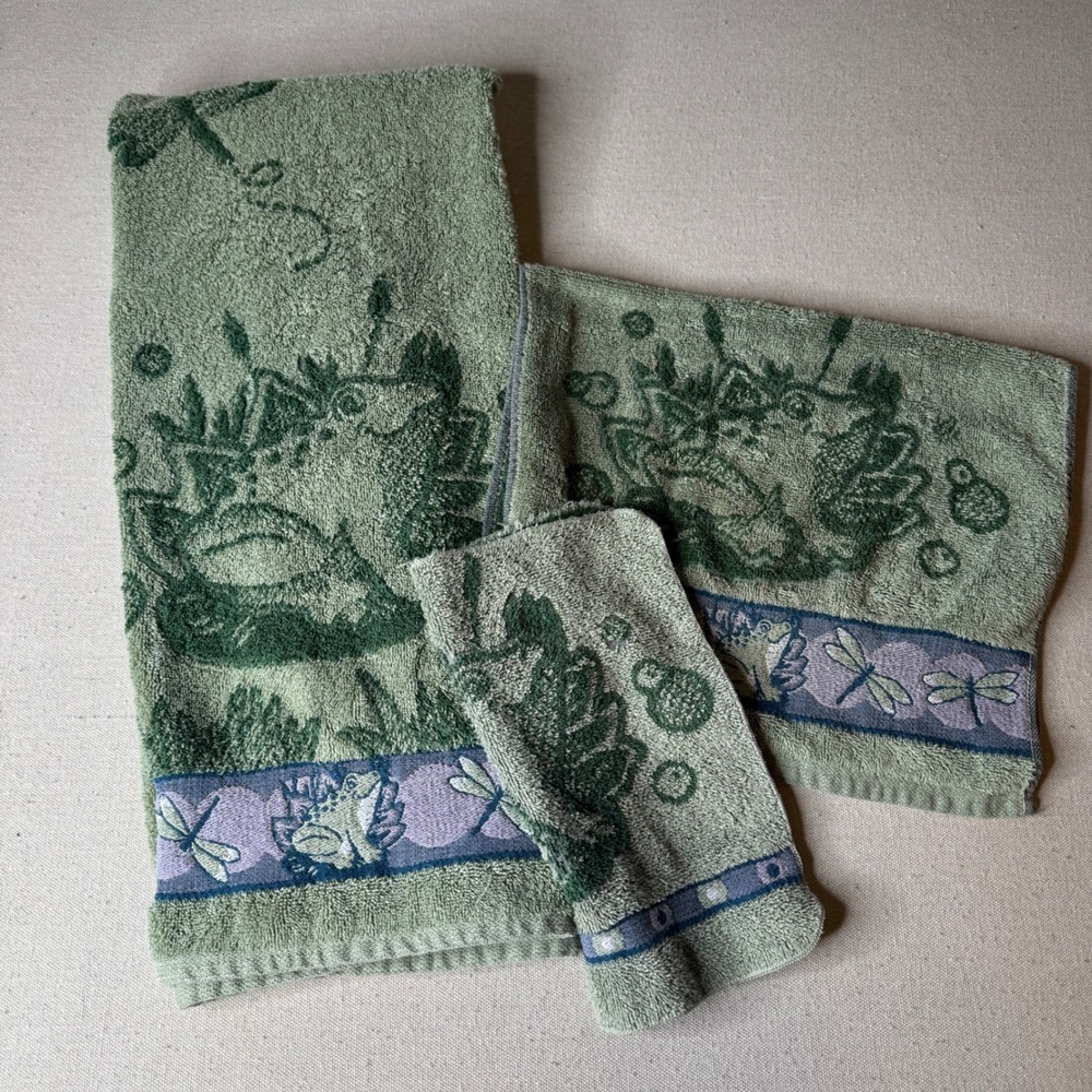 Vintage Sage Green Frog Dragonfly 3 Piece Towel Set Bath Hand Washcloth Pond